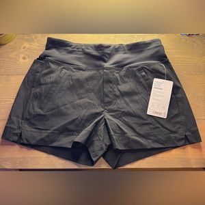 Athleta Trekkie North Short size 4 -NEW WITH TAGS-